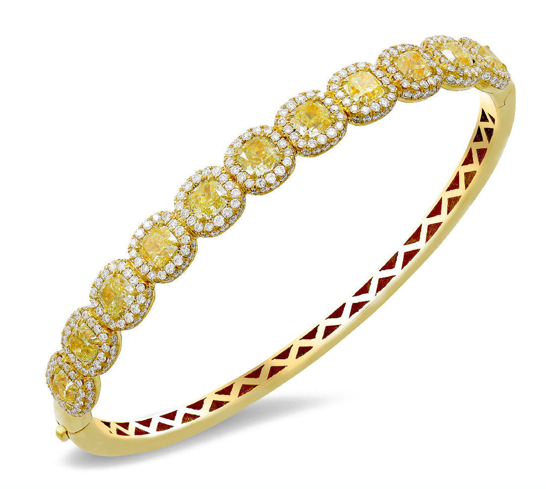 18K Yellow Gold Diamond Bangle
