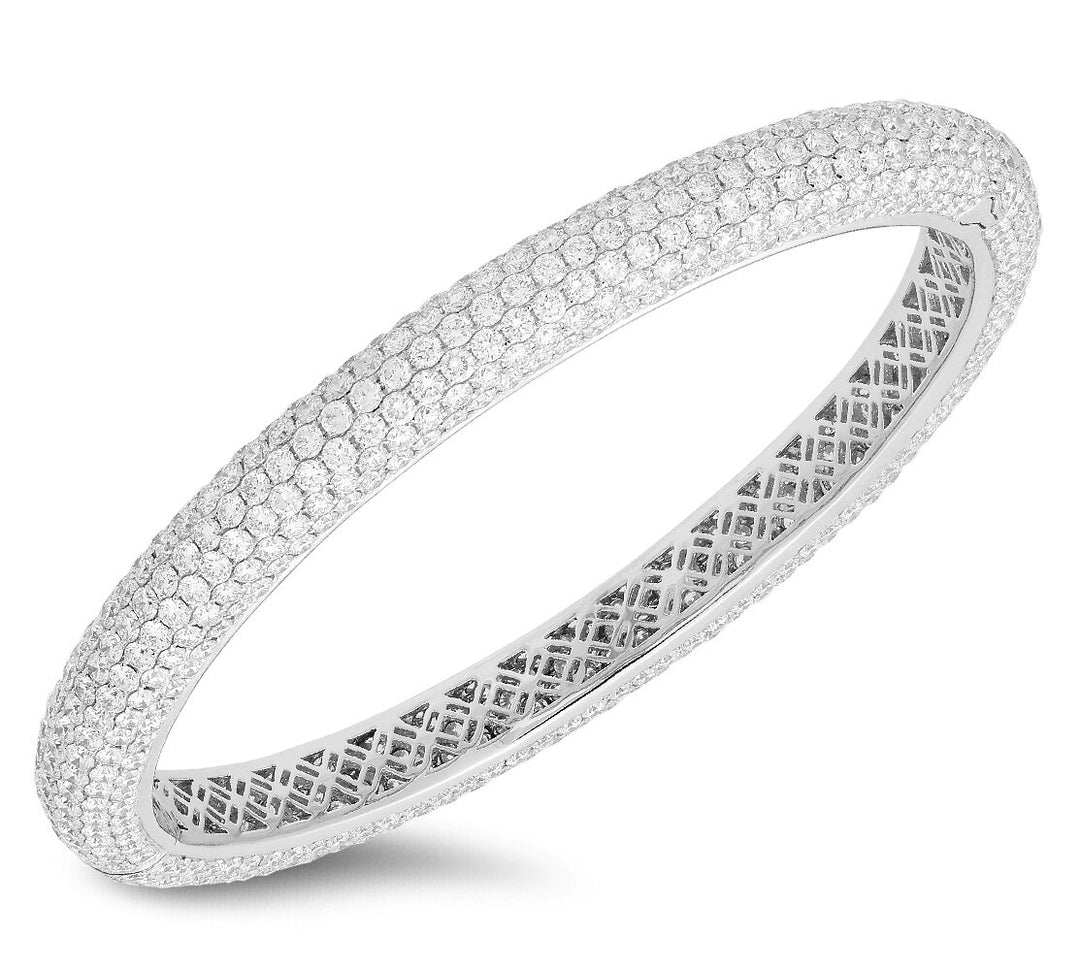 18K White Gold Diamond Bangle