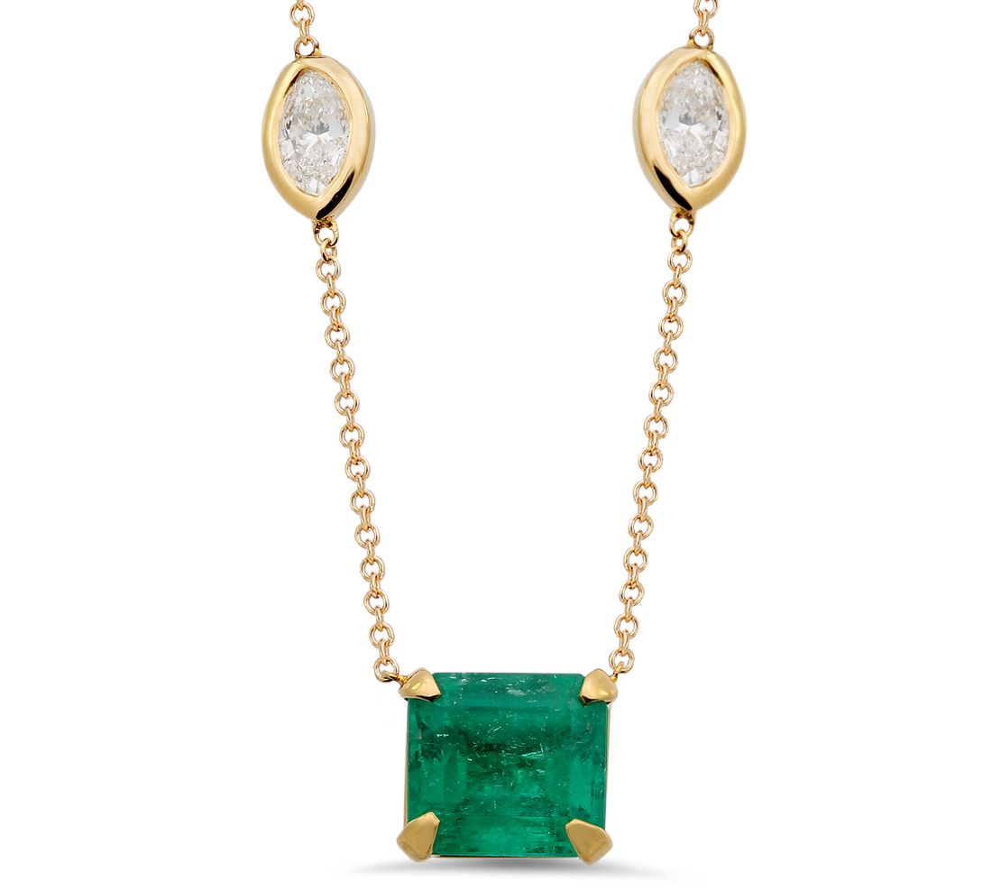 Diamond And Emerald Pendant In 18K Gold