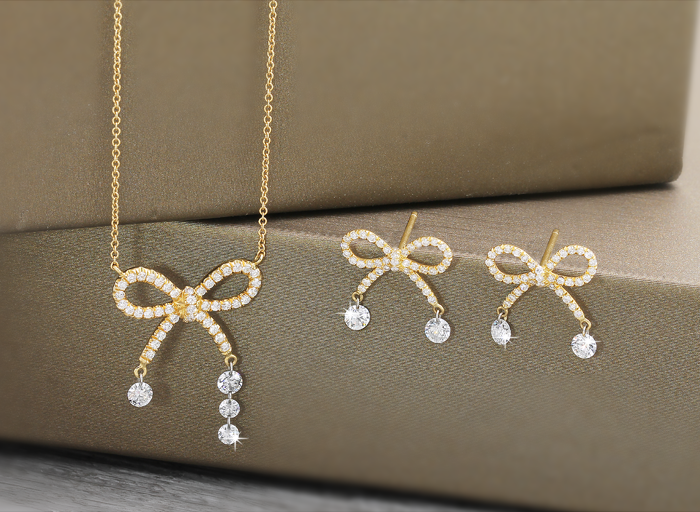 18K Gold Diamond Earrings